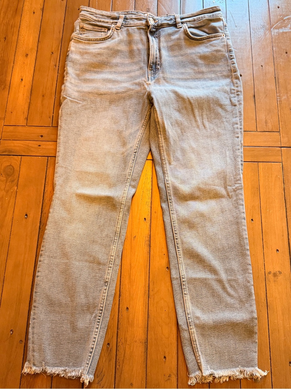 Zara Light Blue Frayed-Hem Ankle Straight Leg Jeans
